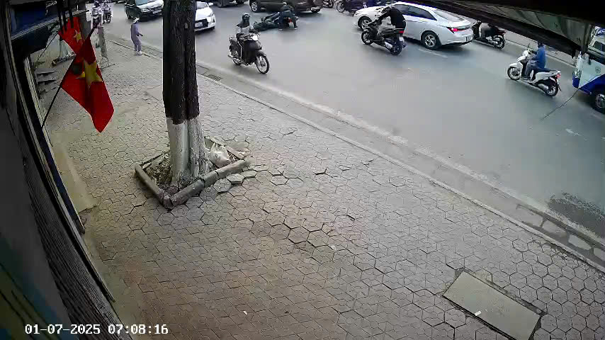 Công an quận Kiến An tìm người chứng kiến tai nạn giao thông xảy ra hồi 8h9' ngày 07/01/2025 tại trước số nhà 122 đường Hoàng Quốc Việt